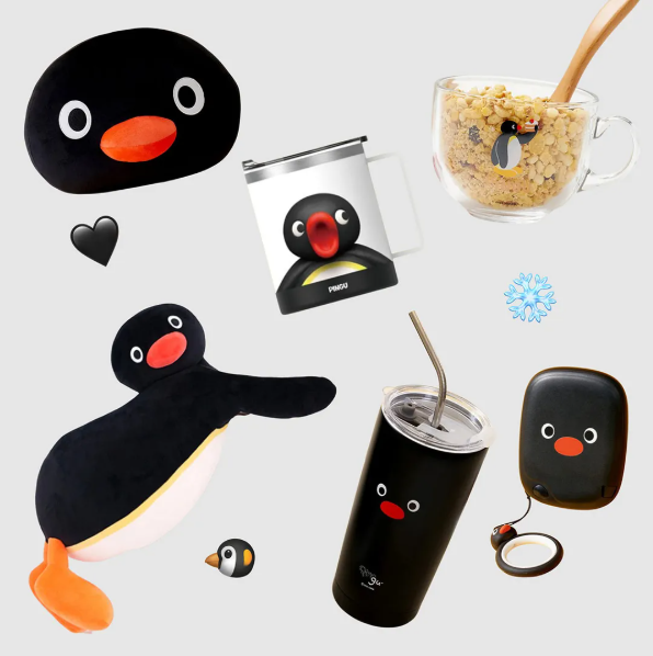핑구 얼굴이 그려진 쿠션, 텀블러, 우산 등 다양한 핑구 굿즈 모음